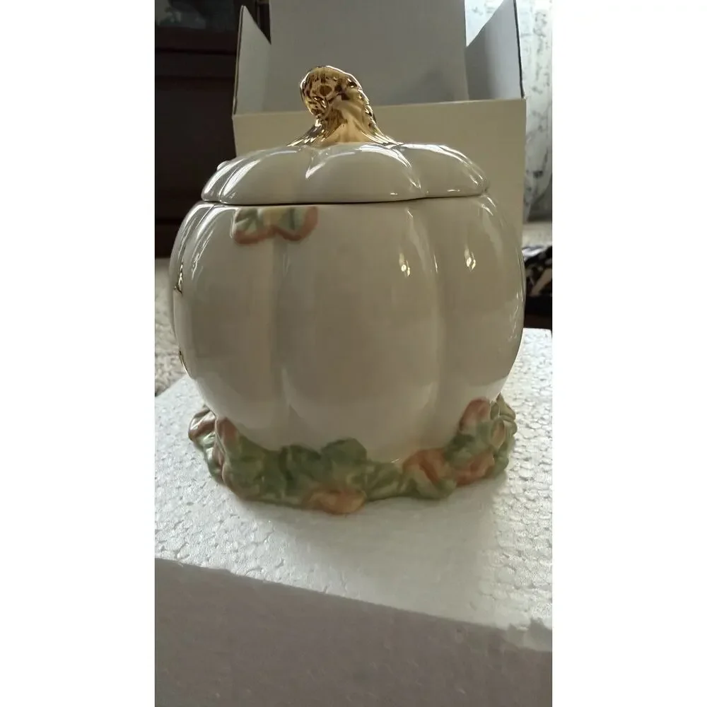 NIB Lenox Porcelain Jack-O-Lantern Pumpkin Fgurine Halloween with Gokd Trim